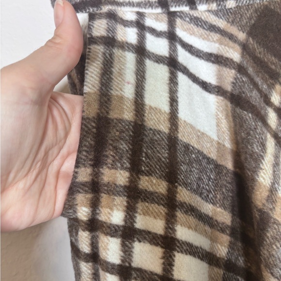 Women’s Elegant Plaid A-Line Skirt - Black, White and Tan - Picture 3 of 8